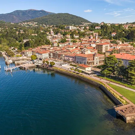 Leonardo House Garden In Center - Happy Stresa