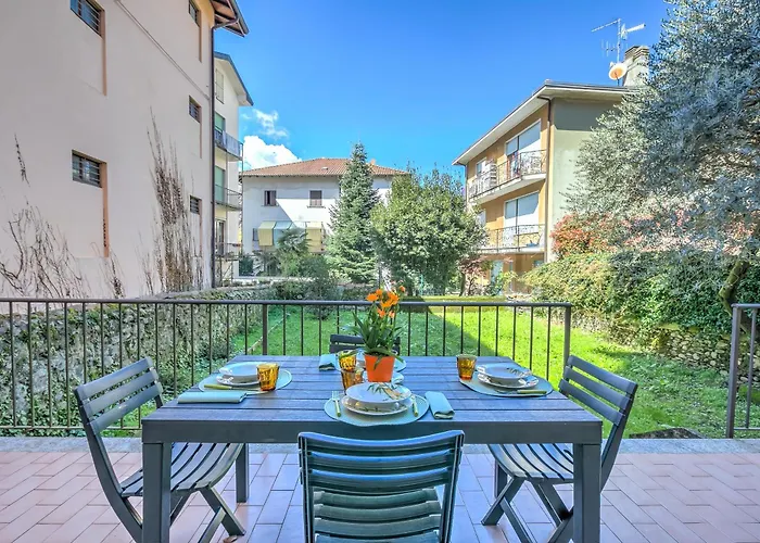 Leonardo House Garden Center - Happy شقة ستريزا